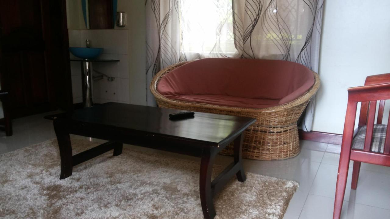 Nasera Suites Hotel Moyo Extérieur photo