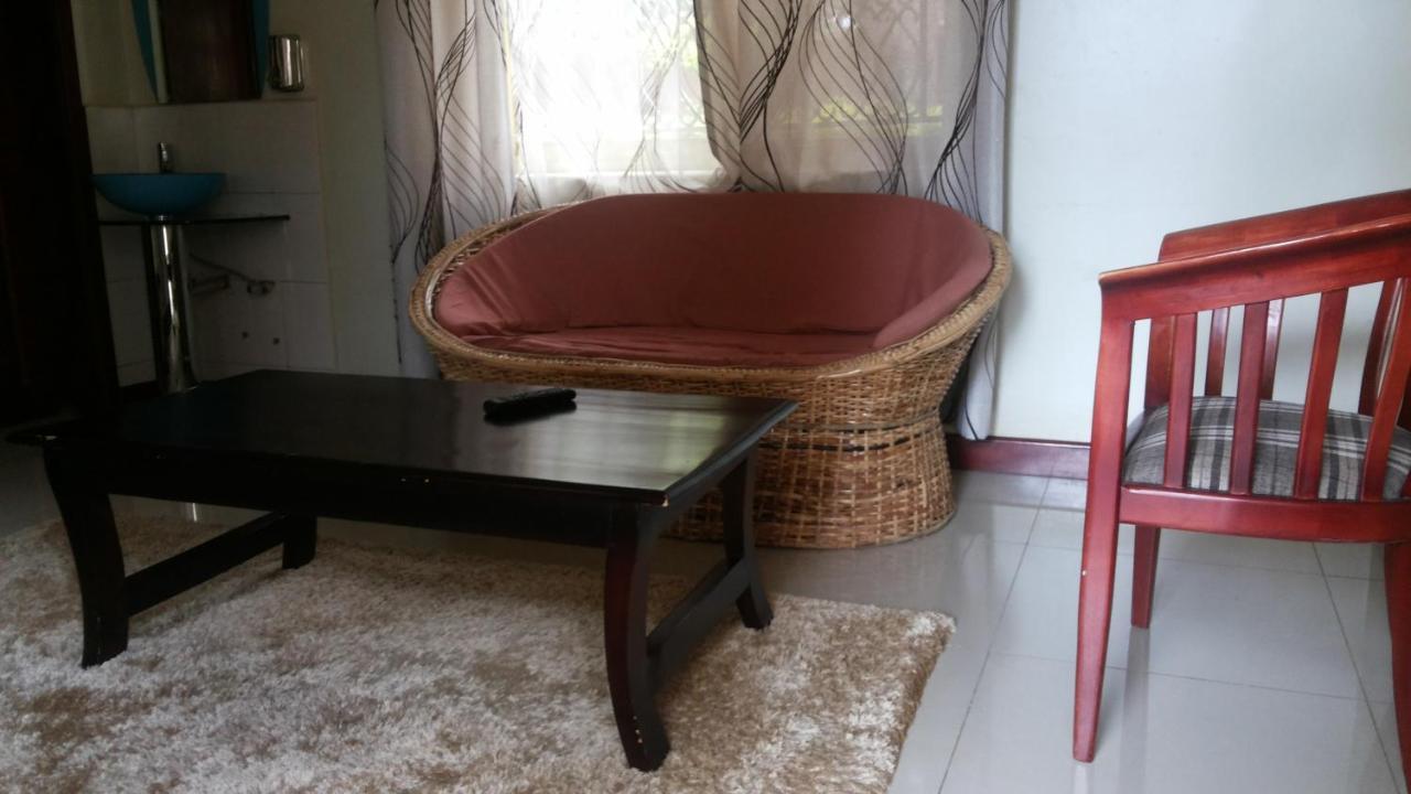 Nasera Suites Hotel Moyo Extérieur photo